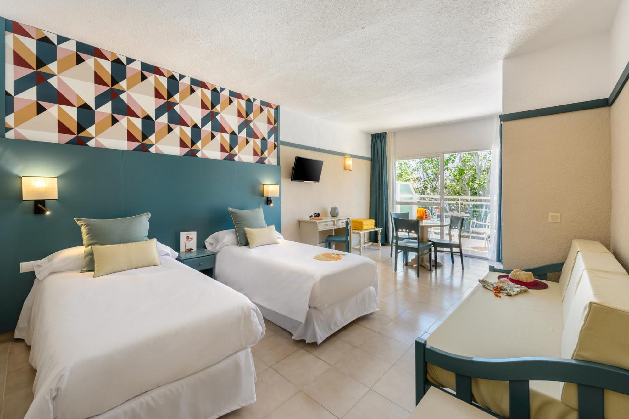 Aparthotel Vibra Club Maritim San Antonio  Exteriör bild