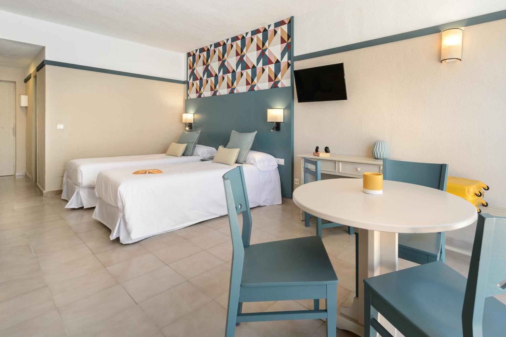Aparthotel Vibra Club Maritim San Antonio  Exteriör bild