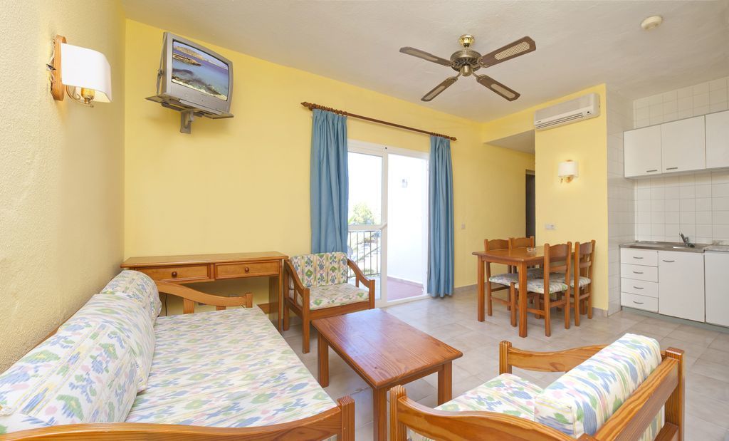 Aparthotel Vibra Club Maritim San Antonio  Rum bild